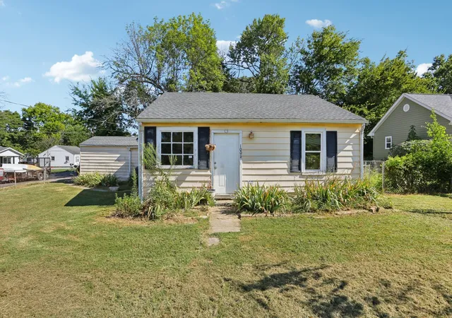 Photo 2 of Single family home for sale at 1009 Center St, Lebanon, TN 37087 | MLS# 3612641 | Listing updated on 2026-10-07