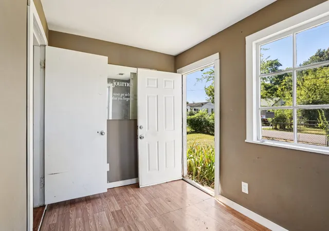 Photo 3 of Single family home for sale at 1009 Center St, Lebanon, TN 37087 | MLS# 3612641 | Listing updated on 2026-10-07