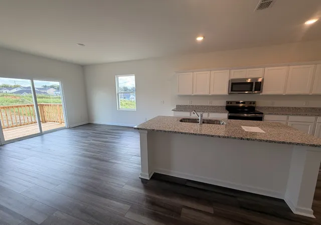 Photo 3 of Single family home for sale at 3811 Cobler Ct, Columbia, TN 38401 | MLS# 3611946 | Listing updated on 2026-10-05