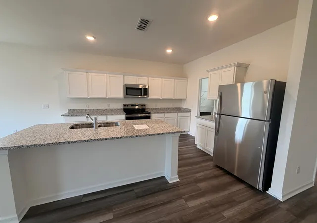 Photo 4 of Single family home for sale at 3811 Cobler Ct, Columbia, TN 38401 | MLS# 3611946 | Listing updated on 2026-10-05