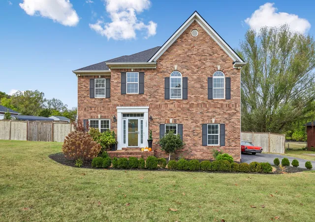 Photo 1 of Single family home for sale at 1432 Oak Leaf Dr, Columbia, TN 38401 | MLS# 3612536 | Listing updated on 2026-10-13