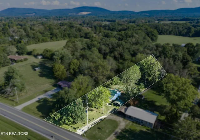 Photo 1 of Single family home for sale at 742 Highway 68, Crossville, TN 38555 | MLS# 3611956 | Listing updated on 2026-10-05