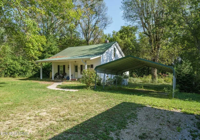 Photo 2 of Single family home for sale at 742 Highway 68, Crossville, TN 38555 | MLS# 3611956 | Listing updated on 2026-10-05