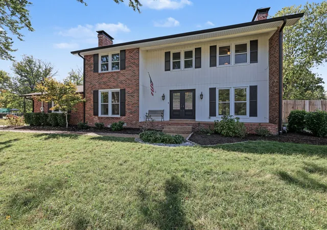 Photo 3 of Single family home for sale at 1213 Twin Springs Dr, Brentwood, TN 37027 | MLS# 3623712 | Listing updated on 2026-10-23