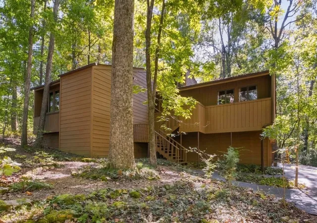 Photo 1 of Single family home for sale at 724 Pine Hl Ln, Nashville, TN 37221 | MLS# 3620202 | Listing updated on 2026-10-27