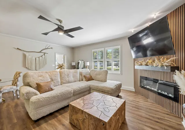 Photo 4 of Single family home for sale at 106 N Sunset Cir, Hopkinsville, KY 42240 | MLS# 3613143 | Listing updated on 2026-10-09