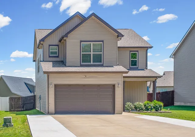 Photo 2 of Single family home for sale at 105 Lucerne Ln, Clarksville, TN 37040 | MLS# 3618888 | Listing updated on 2026-10-10