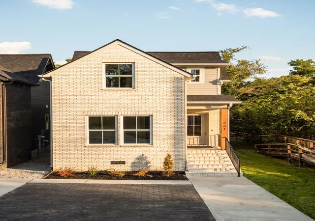 Photo 2 of Single family home for sale at 331 Queen Ave, Nashville, TN 37207 | MLS# 3612038 | Listing updated on 2026-10-10