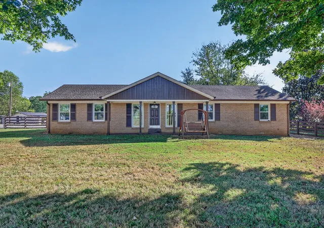 Photo 1 of Single family home for sale at 1531 Frye Rd, Columbia, TN 38401 | MLS# 3619475 | Listing updated on 2026-10-19