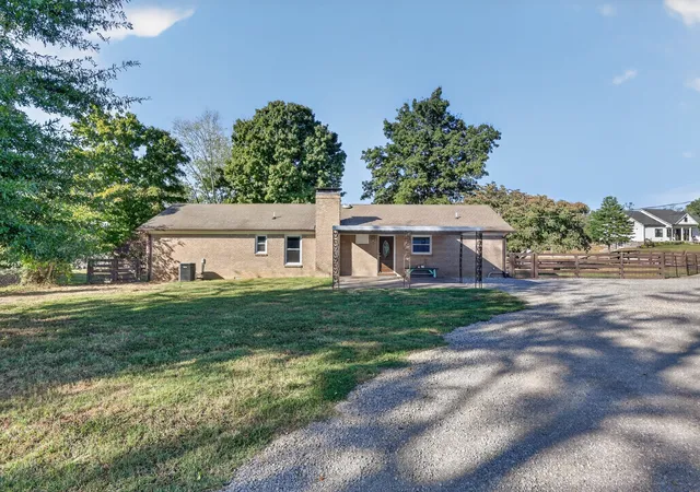 Photo 4 of Single family home for sale at 1531 Frye Rd, Columbia, TN 38401 | MLS# 3619475 | Listing updated on 2026-10-19