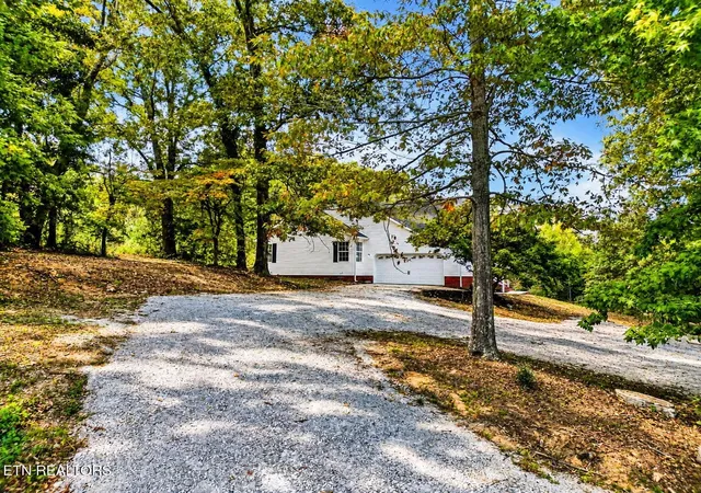 Photo 3 of Single family home for sale at 8504 Rosada Dr, Ooltewah, TN 37363 | MLS# 3612040 | Listing updated on 2026-10-07