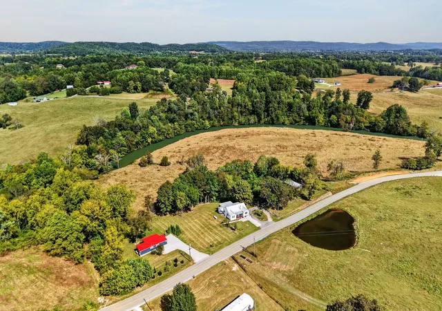 Photo 3 of Single family home for sale at 787 Blue Springs Rd, Sparta, TN 38583 | MLS# 3612682 | Listing updated on 2026-10-08
