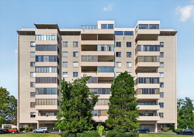 Photo 3 of Condo for sale at 105 Leake Ave #95, Nashville, TN 37205 | MLS# 3615335 | Listing updated on 2026-10-09