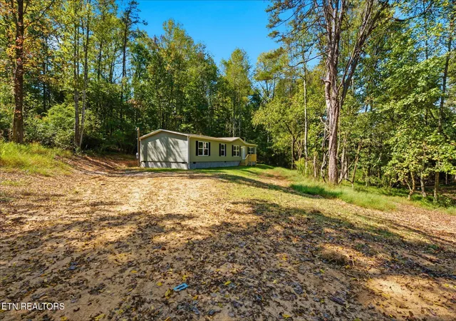 Photo 3 of Manufactured home for sale at 110 Abbott Rd, Kingston, TN 37763 | MLS# 3612058 | Listing updated on 2026-10-06