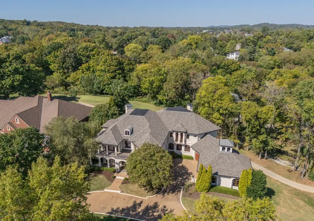 Photo 2 of Mansion for sale at 25 Governors Way, Brentwood, TN 37027 | MLS# 3624079 | Listing updated on 2026-10-23
