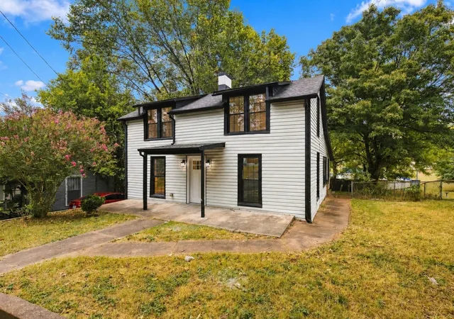 Photo 2 of Single family home for sale at 25 Lawn St, Clarksville, TN 37040 | MLS# 3612711 | Listing updated on 2026-10-07