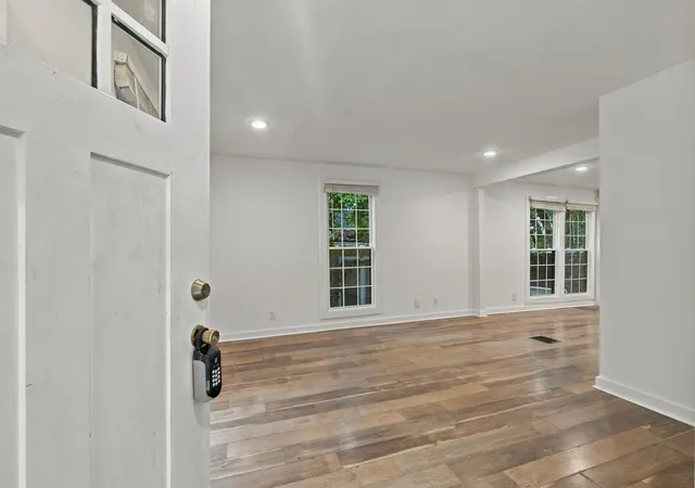 Photo 4 of Single family home for sale at 25 Lawn St, Clarksville, TN 37040 | MLS# 3612711 | Listing updated on 2026-10-07