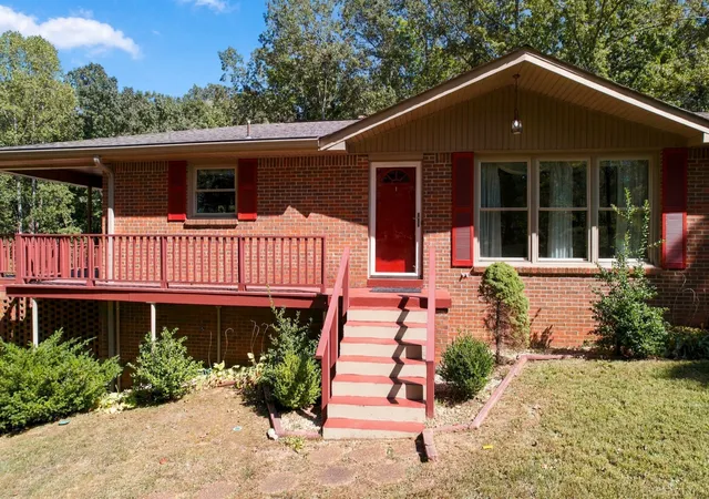 Photo 1 of Single family home for sale at 105 Baker St, Burns, TN 37029 | MLS# 3618923 | Listing updated on 2026-10-10