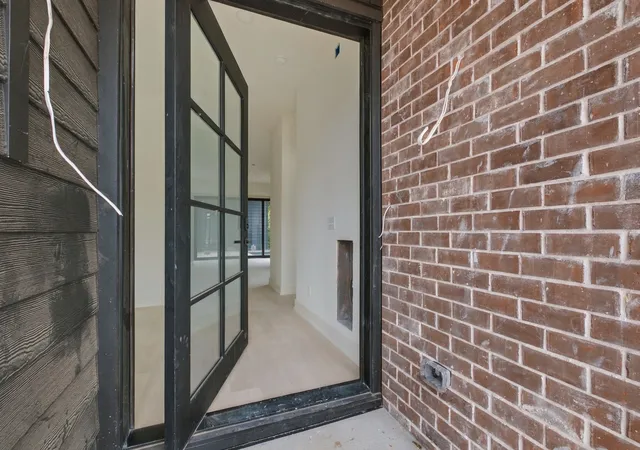 Photo 4 of Single family home for sale at 1427 15th Avenue S, Nashville, TN 37212 | MLS# 3612897 | Listing updated on 2026-10-07