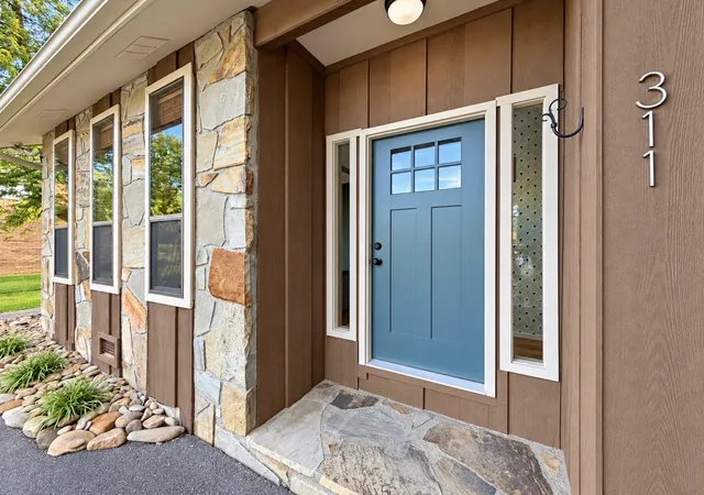 Photo 3 of Single family home for sale at 311 Poplar St, Sevierville, TN 37862 | MLS# 3612441 | Listing updated on 2026-10-07