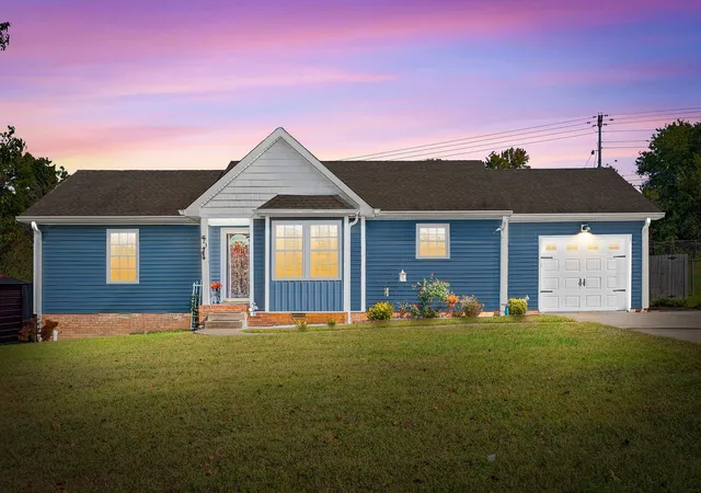 Single family home for sale at 423 Kelsey Dr, Clarksville, TN 37042 | MLS# 3627272