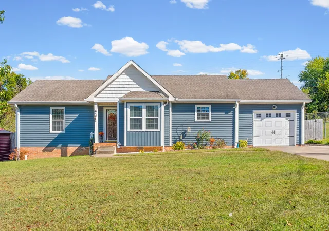 Photo 2 of Single family home for sale at 423 Kelsey Dr, Clarksville, TN 37042 | MLS# 3627272 | Listing updated on 2026-10-29