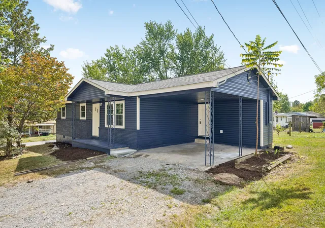Photo 2 of Single family home for sale at 307 Clark Ave, Jamestown, TN 38556 | MLS# 3615079 | Listing updated on 2026-10-09