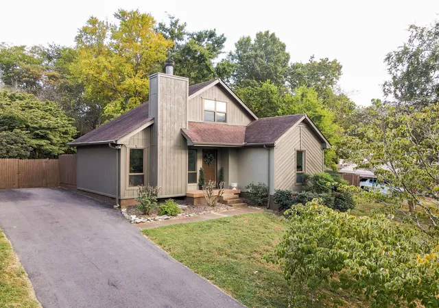 Photo 2 of Single family home for sale at 121 Needles Ct, Nashville, TN 37214 | MLS# 3612122 | Listing updated on 2026-10-20