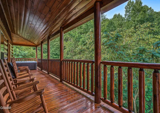 Photo 1 of Single family home for sale at 1924 Bear Crk Fls Way, Sevierville, TN 37876 | MLS# 3612084 | Listing updated on 2026-10-06