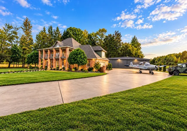 Single family home for sale at 106 W Crosswinds Ct, Tullahoma, TN 37388 | MLS# 3612723