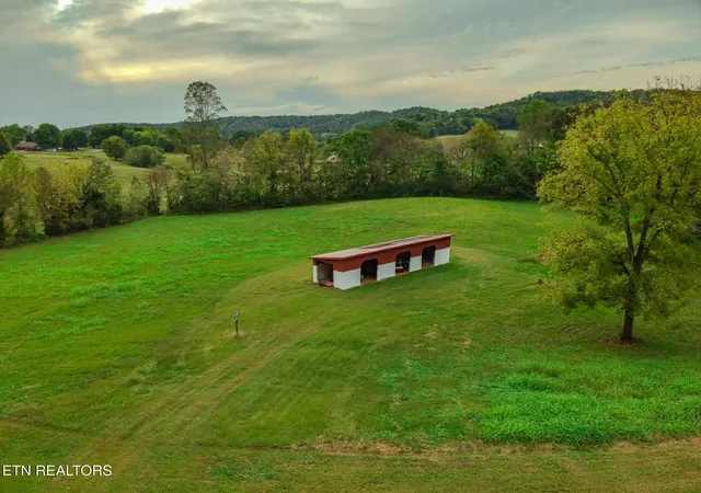 Photo 3 of Single family home for sale at 2799 Doran Rd, Sparta, TN 38583 | MLS# 3612093 | Listing updated on 2026-10-06