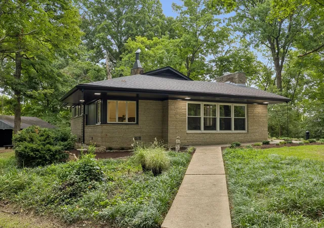 Photo 3 of Single family home for sale at 5572 Highway 76 E, Springfield, TN 37172 | MLS# 3612094 | Listing updated on 2026-10-06