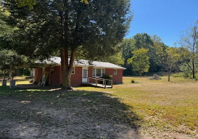 Single family home for sale at 703 Highway 100 W, Centerville, TN 37033 | MLS# 3612106