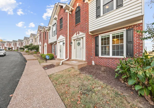 Townhouse for sale at 1604 Brentwood Pointe, Franklin, TN 37067 | MLS# 3615372