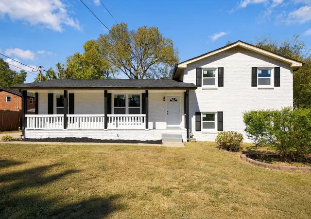 Single family home for sale at 2945 Edge Moor Dr, Nashville, TN 37217 | MLS# 3612617