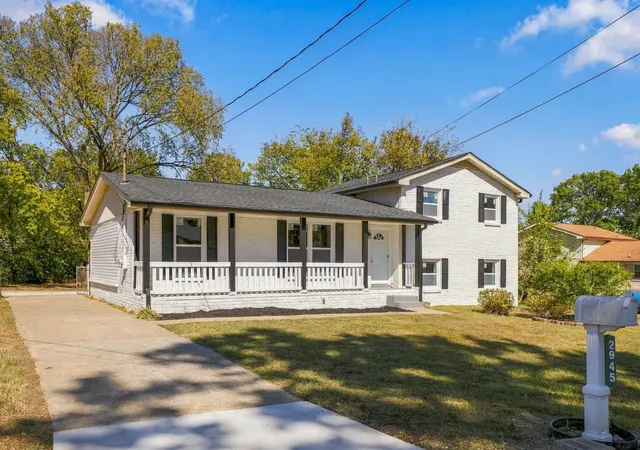 Photo 2 of Single family home for sale at 2945 Edge Moor Dr, Nashville, TN 37217 | MLS# 3612617 | Listing updated on 2026-10-08