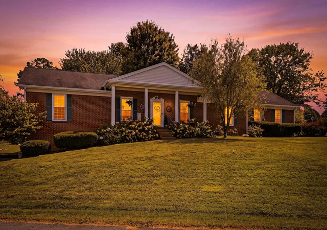 Photo 1 of Single family home for sale at 300 Stonewall Dr, Springfield, TN 37172 | MLS# 3612521 | Listing updated on 2026-10-07