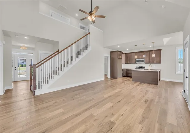 Photo 4 of Single family home for sale at 102 Riley Crk Rd, Tullahoma, TN 37388 | MLS# 3612188 | Listing updated on 2026-10-06