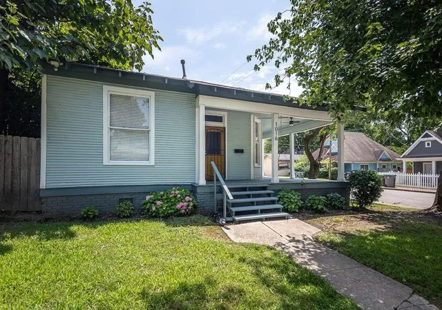 Photo 2 of Single family home for sale at 1016 S Cox St, Memphis, TN 38104 | MLS# 3612165 | Listing updated on 2026-10-06