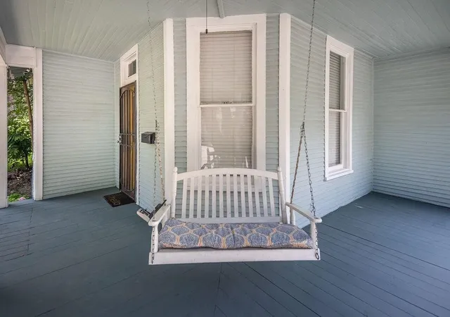 Photo 3 of Single family home for sale at 1016 S Cox St, Memphis, TN 38104 | MLS# 3612165 | Listing updated on 2026-10-06