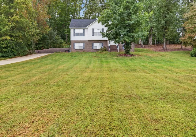 Single family home for sale at 1613 Farmington Dr, Cookeville, TN 38501 | MLS# 3612183