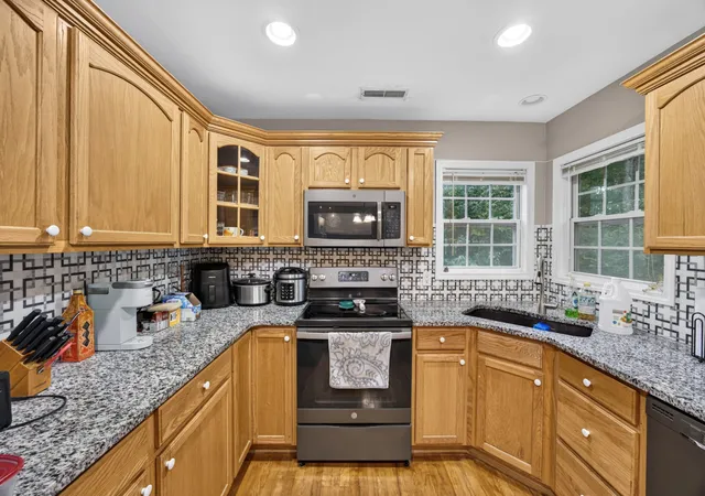 Photo 4 of Single family home for sale at 1613 Farmington Dr, Cookeville, TN 38501 | MLS# 3612183 | Listing updated on 2026-10-06