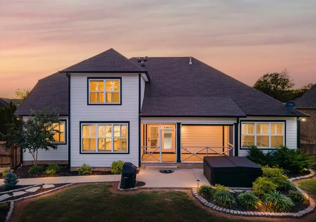 Photo 3 of Single family home for sale at 3238 Mecklenburg Dr, Columbia, TN 38401 | MLS# 3618695 | Listing updated on 2026-10-09