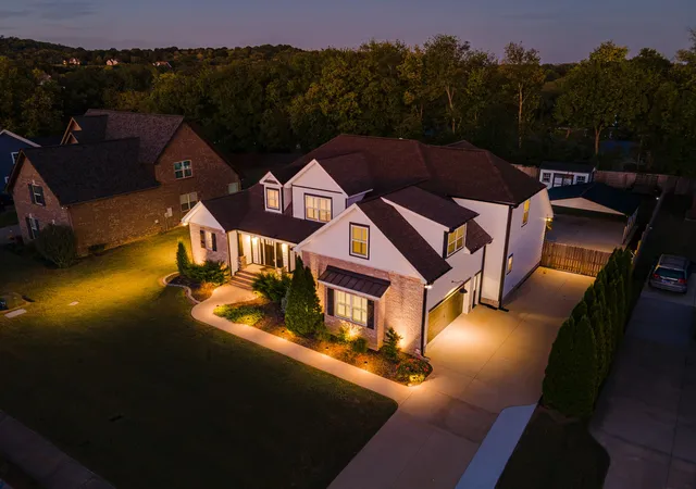Photo 4 of Single family home for sale at 3238 Mecklenburg Dr, Columbia, TN 38401 | MLS# 3618695 | Listing updated on 2026-10-09