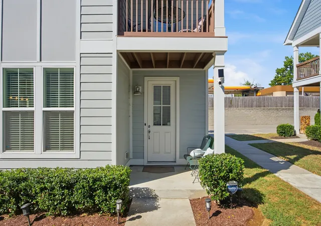 Photo 2 of Single family home for sale at 802 Briar Cir, Madison, TN 37115 | MLS# 3612248 | Listing updated on 2026-10-06