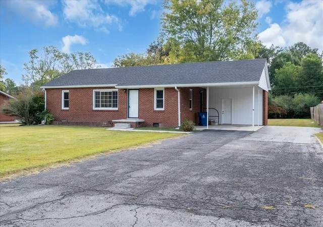 Photo 1 of Single family home for sale at 610 Henley St, Manchester, TN 37355 | MLS# 3612259 | Listing updated on 2026-10-06