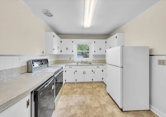 Photo 2 of Single family home for sale at 610 Henley St, Manchester, TN 37355 | MLS# 3612259 | Listing updated on 2026-10-06