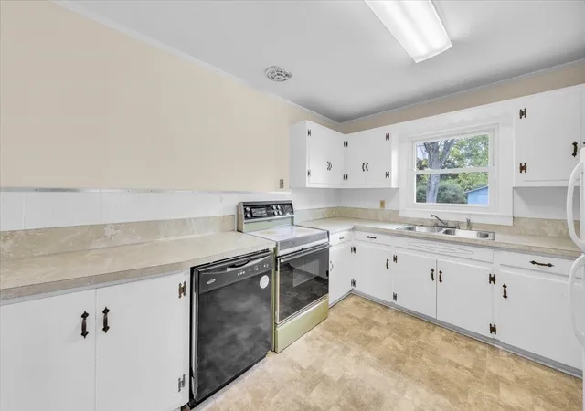 Photo 3 of Single family home for sale at 610 Henley St, Manchester, TN 37355 | MLS# 3612259 | Listing updated on 2026-10-06