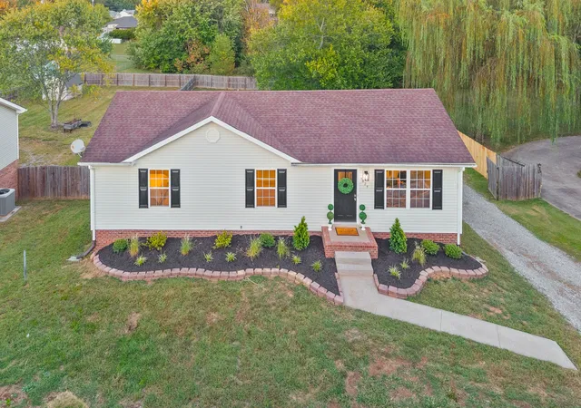 Single family home for sale at 1823 Needmore Rd, Clarksville, TN 37042 | MLS# 3618844