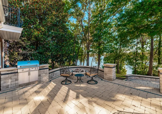 Photo 3 of Single family home for sale at 214 Woodlake Dr, Gallatin, TN 37066 | MLS# 3612310 | Listing updated on 2026-10-06